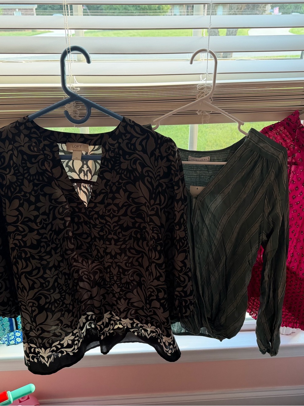 BUNDLE OF WOMENS TOPS